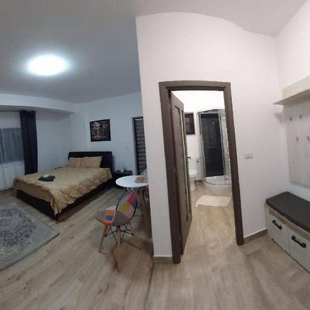 Апартаменты Apartament Mario Рэдэуци Экстерьер фото